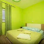 Delfin With Seaview 100 Meters From The Sea - By Ta Leut Agency