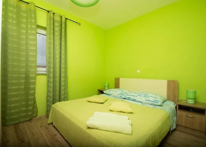 Delfin With Seaview 100 Meters From The Sea - By Ta Leut Agency
