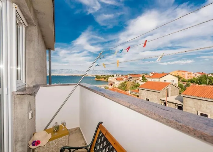 Delfin With Seaview 100 Meters From The Sea - By Ta Leut Agency *