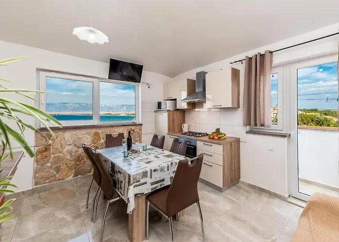 Delfin With Seaview 100 Meters From The Sea - By Ta Leut Agency *