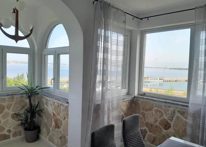 Delfin With Seaview 100 Meters From The Sea - By Ta Leut Agency