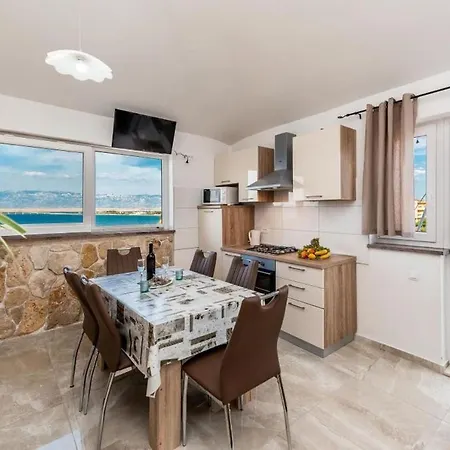 Delfin With Seaview 100 Meters From The Sea - By Ta Leut Agency *